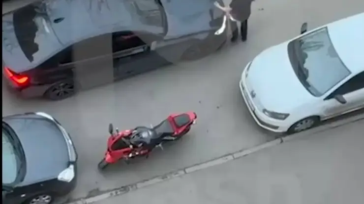 Москвич насмерть зарезал байкера из-за замечания о неправильной парковке. Убийца объявлен в розыск