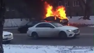 10 января в Красноярске сгорел автомобиль BMW