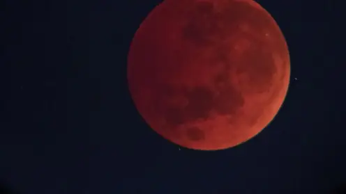 Жители Красноярского края поделились снимками лунного затмения