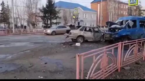 В Иркутской области в аварии с микроавтобусом и легковушкой погибли два человека