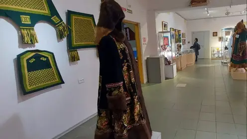 Власти Якутии передали Российскому этнографическому музею комплект традиционной женской одежды