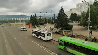 1,5 тысячи рублей штрафа заплатит водитель автобуса в Красноярске за разговоры по телефону за рулем 